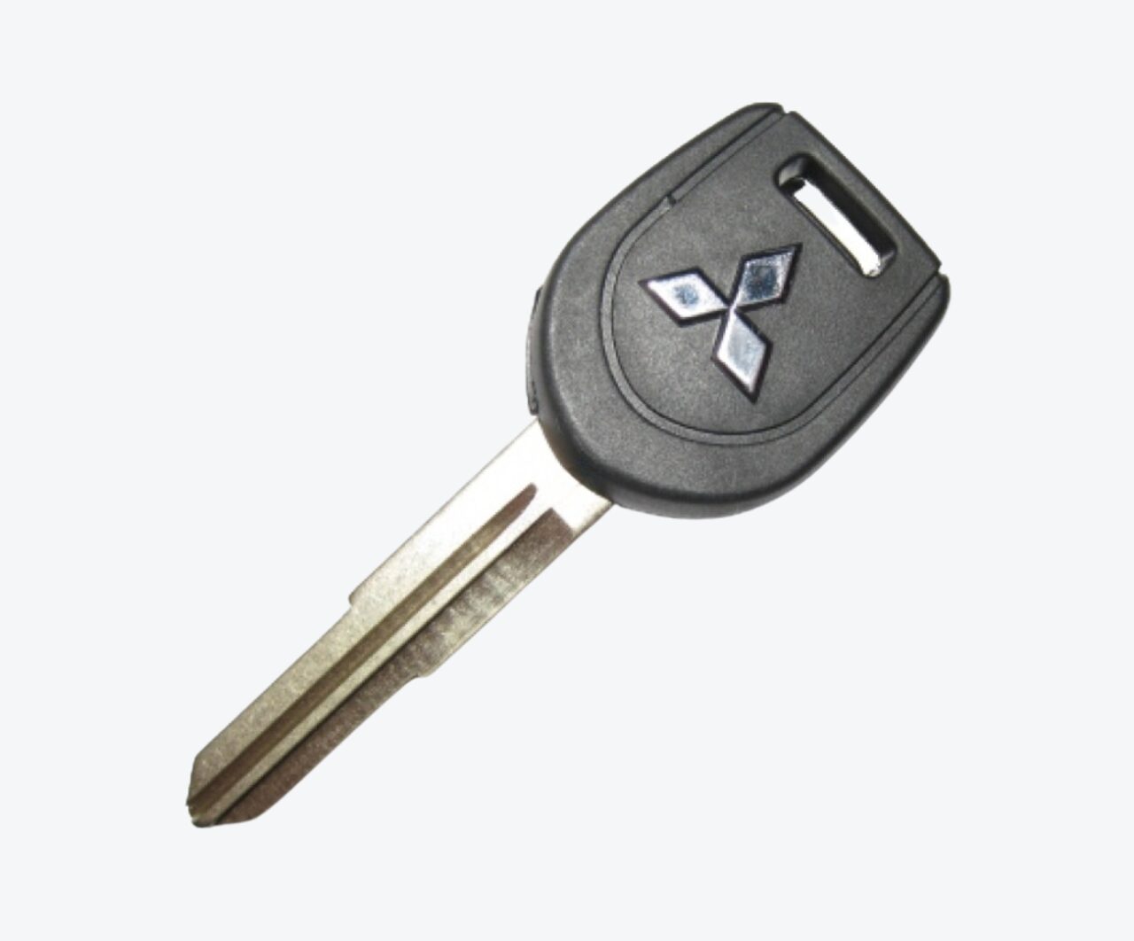 PAGINA WEB (53) Llave Porta Chip Mitsubishi Paso Izquierdo Sin Logo